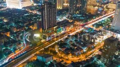 城市景观鸟瞰时间晚曼谷，繁忙的交通跨越主干道<strong>高峰</strong>时间泰国。